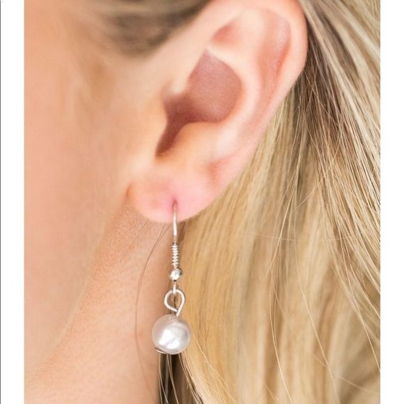 Silver and Pearl Necklace Earrings Set - Picture 3 of 4